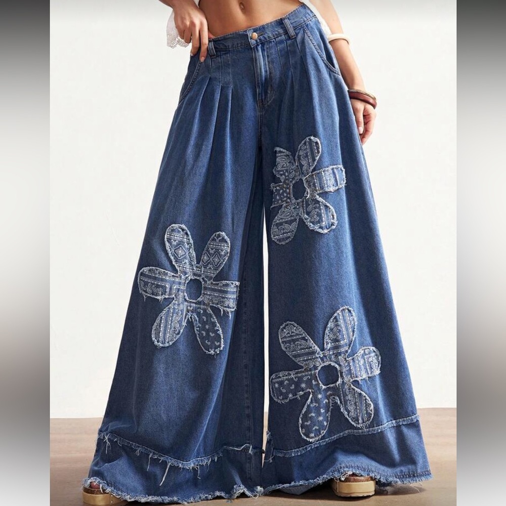 Flower patchwork Boho Blue Wide-Leg Jeans with Floral Patchwork distressed - Picture 3 of 6